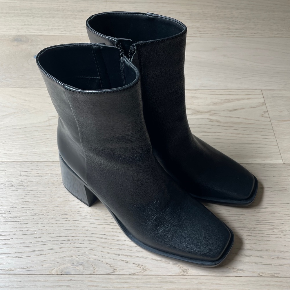 Sam Edelman Sz 6 Winnie Block-Heel Booties